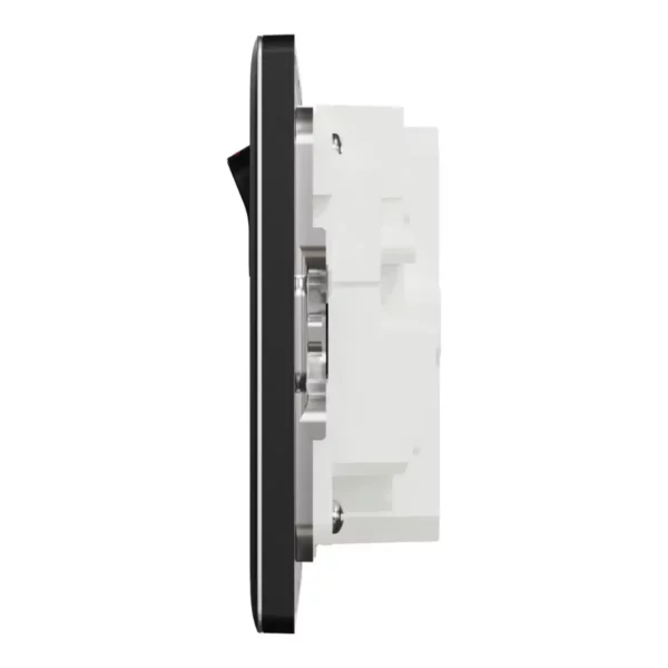 Schneider Switched socket with USB, Unica X, 13A, 250V, 2 pole, type A+C, 21W,Jet Black ,NUX25DACQUS_JB - Image 4